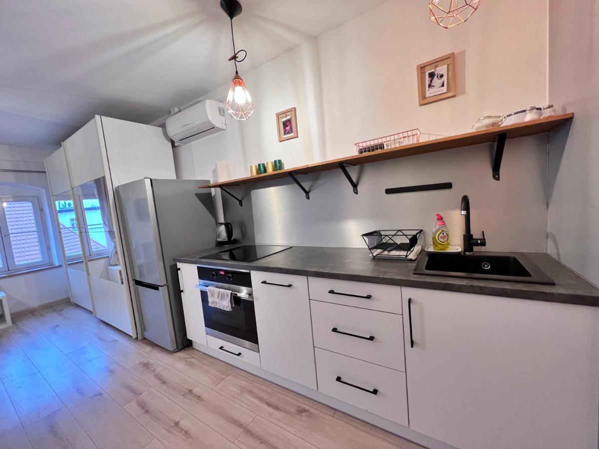 Apartament W Samym Centrum Jeleniej Gory 耶莱尼亚古拉 外观 照片
